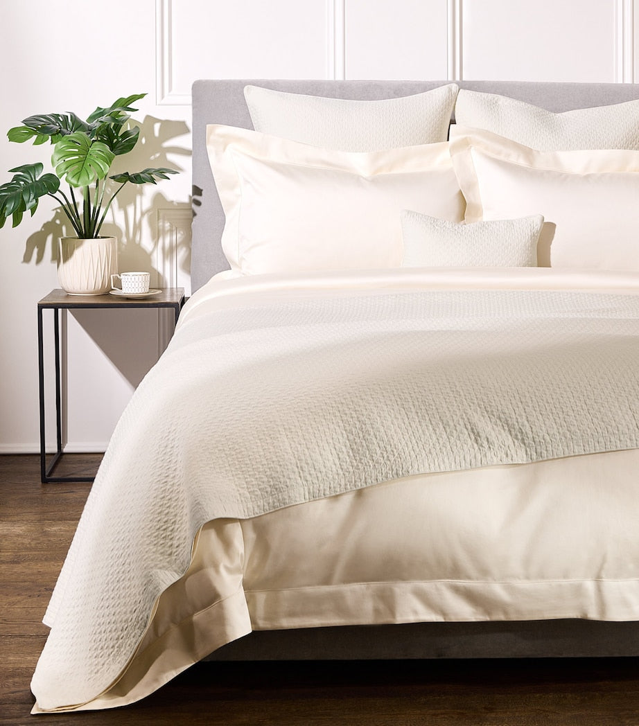 Celso De Lemos Prince King Bedspread (245cm x 255cm)