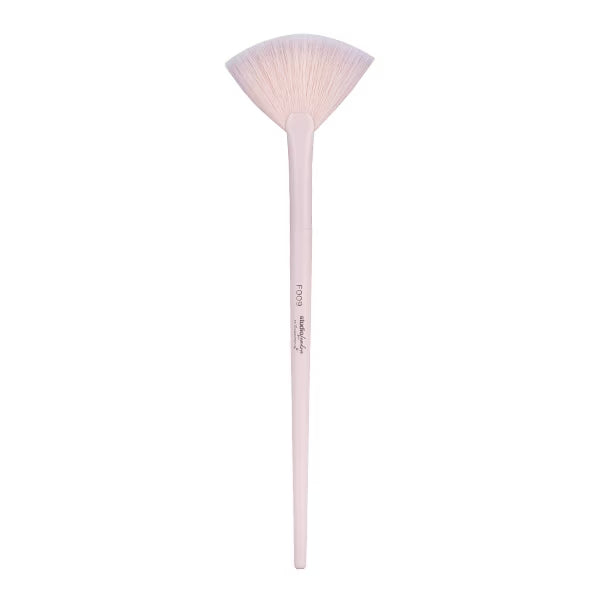 Studio London fan makeup brush with recycled plastic handle - British product