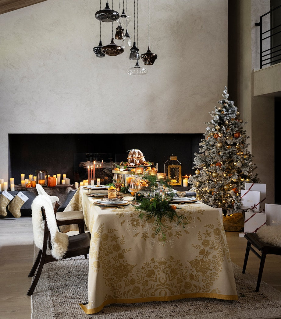 Le Jacquard Français Féerie tablecloth 175cm x 250cm, UK version