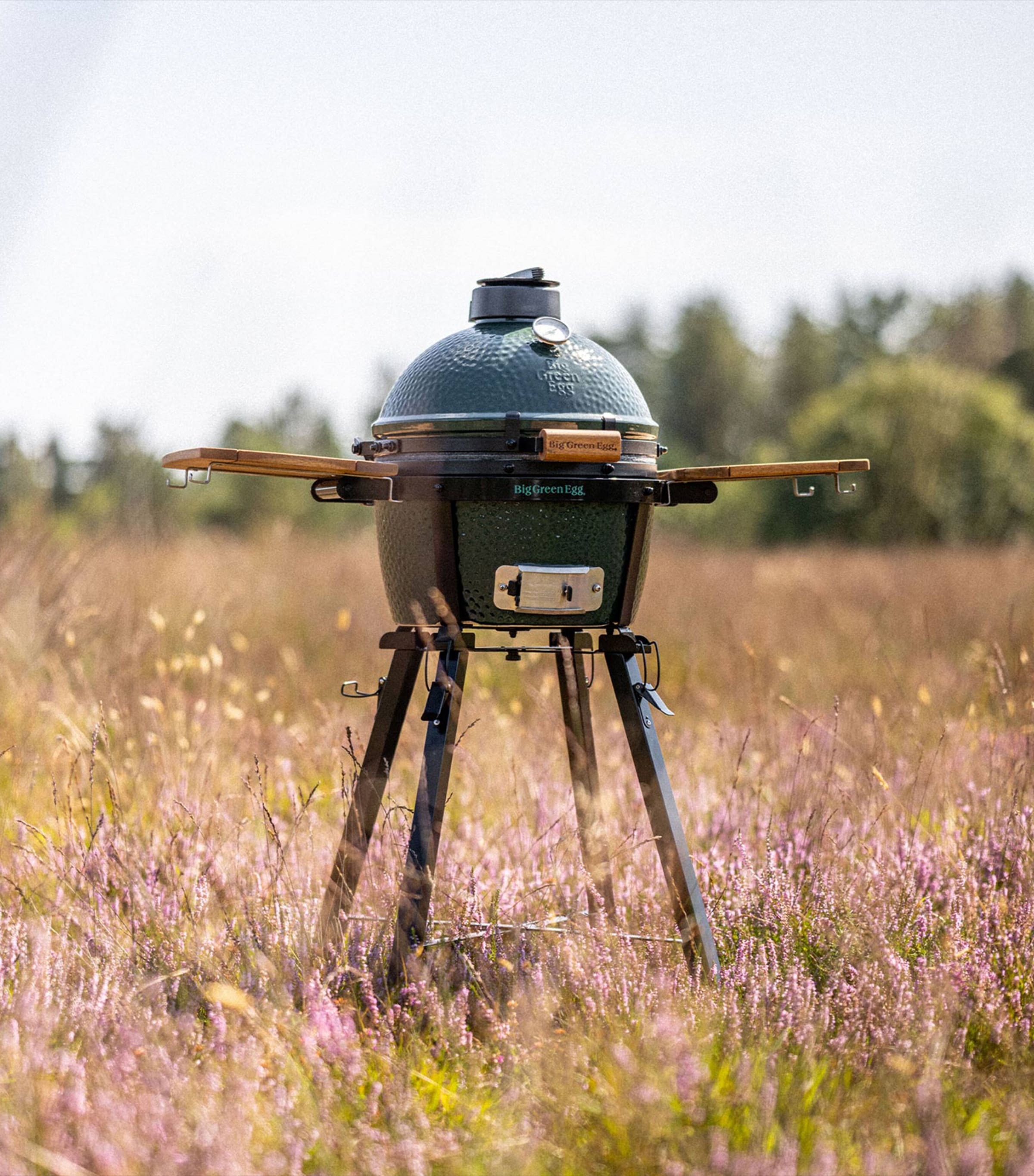 Big Green Egg MiniMax charcoal barbecue - British product