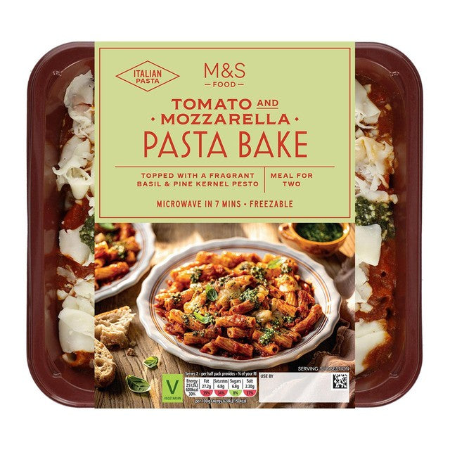 M&S Tomato & Mozzarella Pasta Bake 800g, imported from the UK
