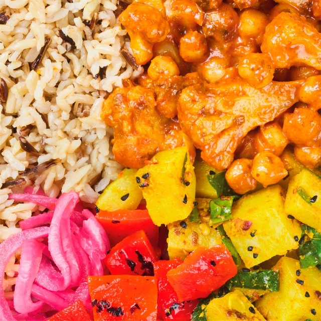 Pollen + Grace Tikka chickpea and vegetable hot bowl 400g, imported from the UK