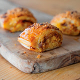 Higgidy cheddar and caramelised onion chutney rolls 160g, UK version