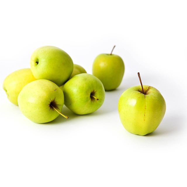 Ocado Golden Delicious apples 6 per pack, imported from the UK