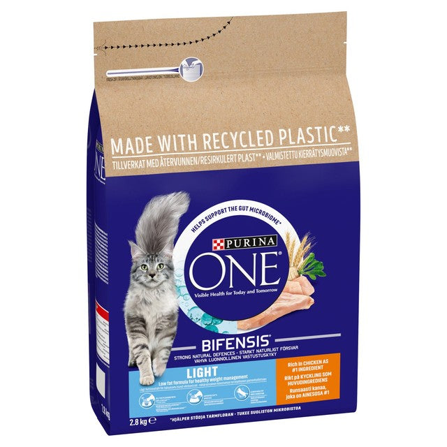 Purina One light dry cat food with chicken and wheat 2.8kg, imported from the UK