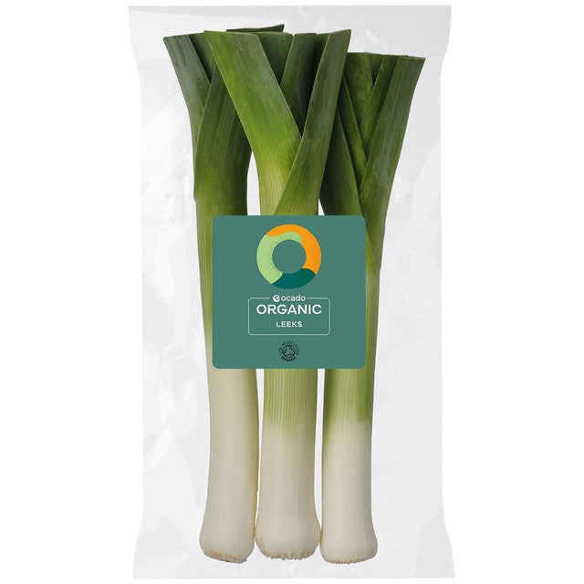 Ocado organic British leeks 400g, imported from the UK