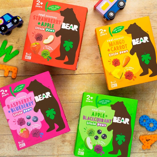 Bear Paws strawberry and apple fruit shapes 5x20g multipack - British product