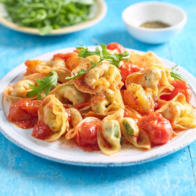 Dell'Ugo spinach and ricotta tortelloni 300g - British product