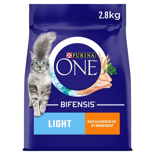 Purina One light dry cat food with chicken and wheat 2.8kg, imported from the UK