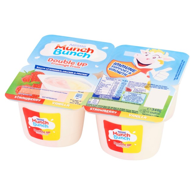 Munch Bunch fromage frais strawberry and vanilla 4 x 85g pots, imported from the UK