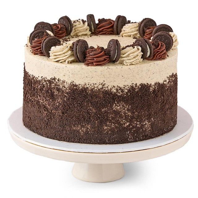 Lola's Cupcakes cookies and cream layer cake serves 8, UK version