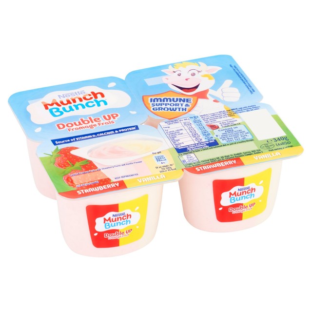 Munch Bunch fromage frais strawberry and vanilla 4 x 85g pots, imported from the UK