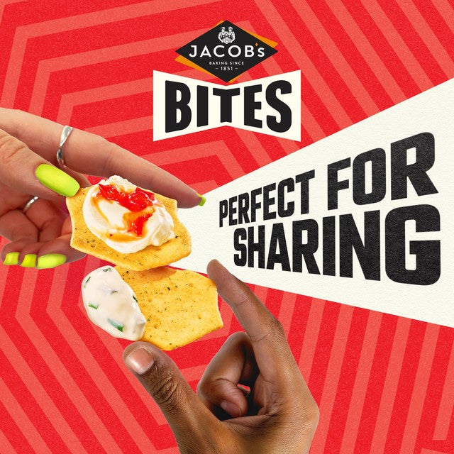 Jacob's Bites sweet chilli and sour cream cracker bites 125g, UK version
