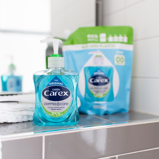 Carex Original Antibacterial Hand Wash Refill Pouch 1L - British product