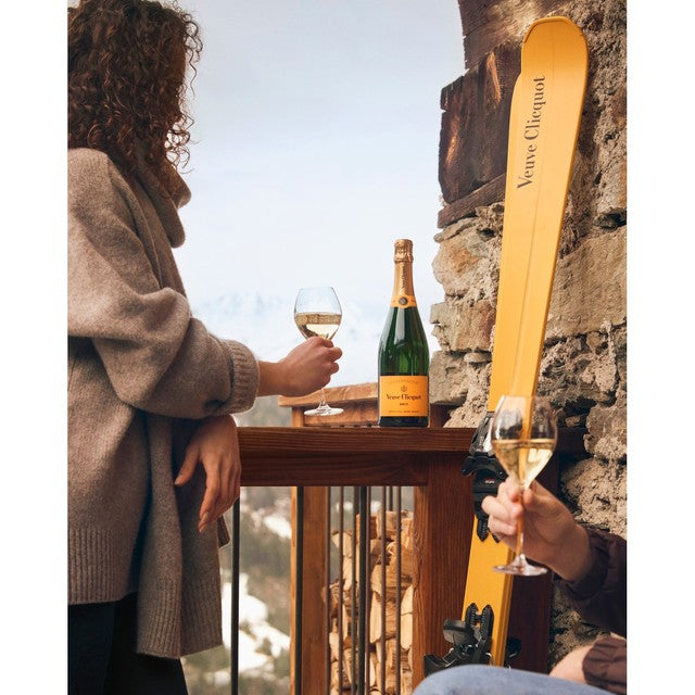 Veuve Clicquot Yellow Label Champagne 75cl (British brand)