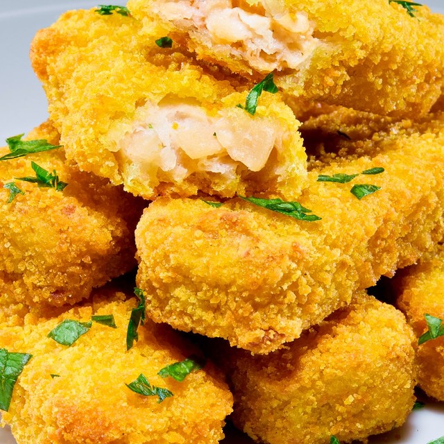 Moving Mountains Plant Based Fish Fingers Breaded 300g, imported from the UK