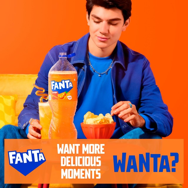 Fanta orange sparkling soft drink 2L - British product