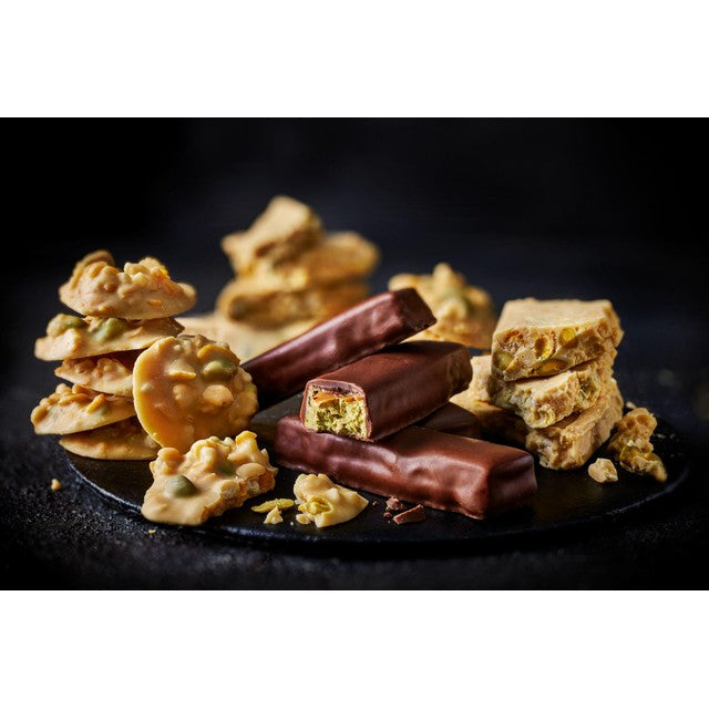 M&S white chocolate bar with pistachios 180g, imported from the UK