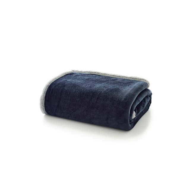 Deyongs Hazelwood reversible sherpa throw navy 130 x 170cm - British product
