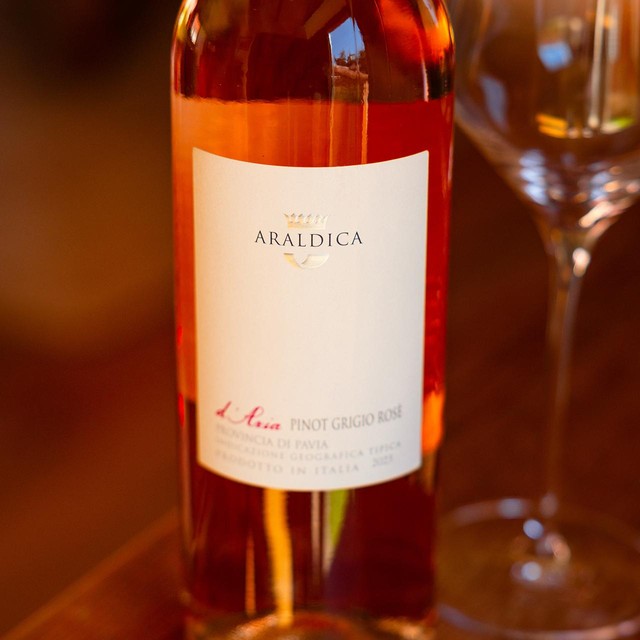 Virgin Wines Araldica d'Aria Pinot Grigio Rose rosé wine 75cl - British product