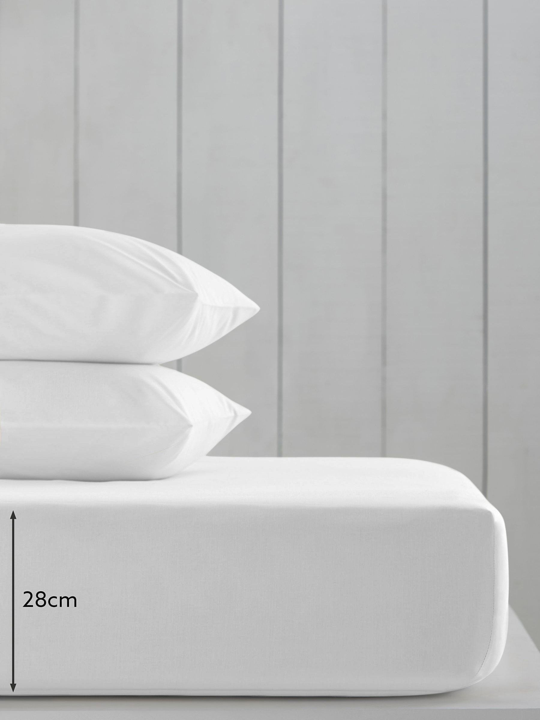 White cotton-rich fitted bed sheet (British brand)