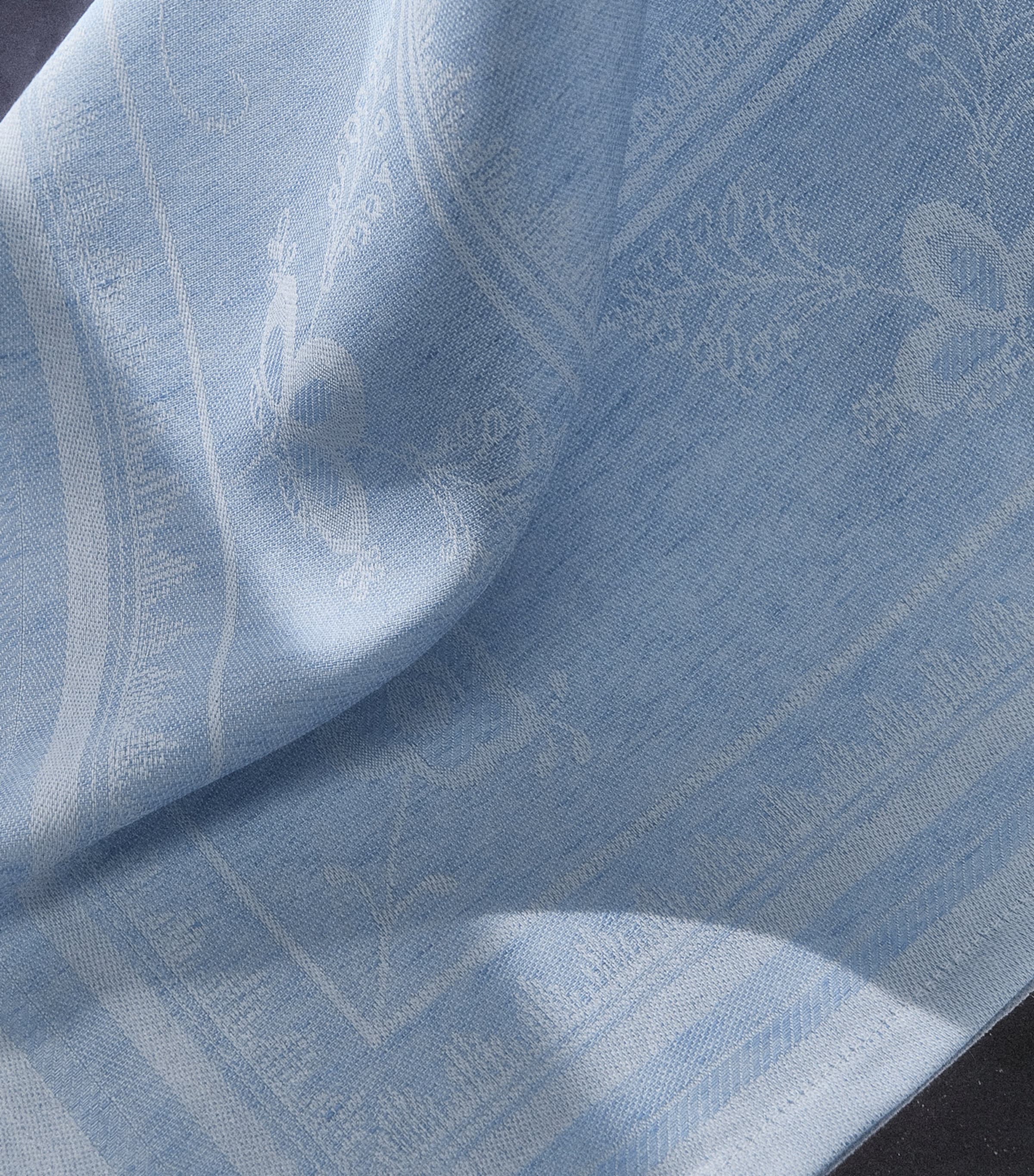 Royal Copenhagen Jacquard Heritage tablecloth 145cm x 320cm, imported from the UK