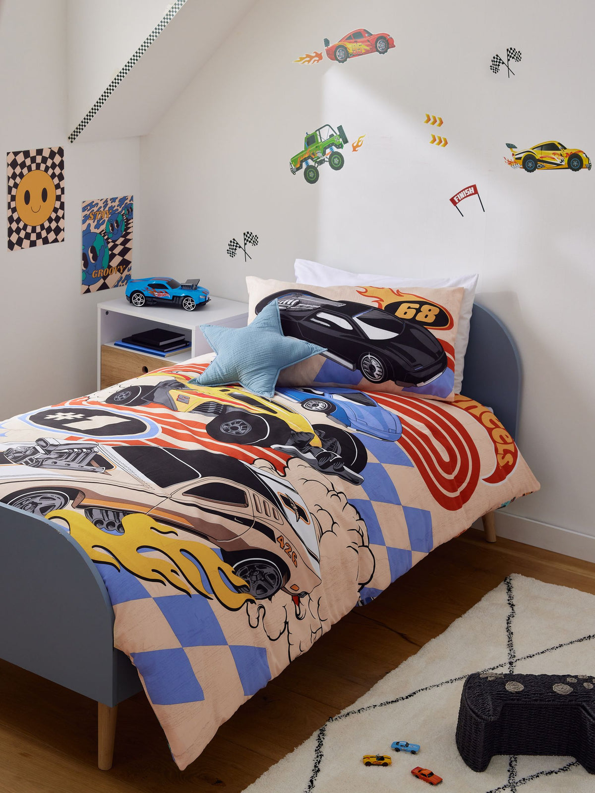 Hot Wheels reversible single duvet cover and pillowcase set, imported from the UK