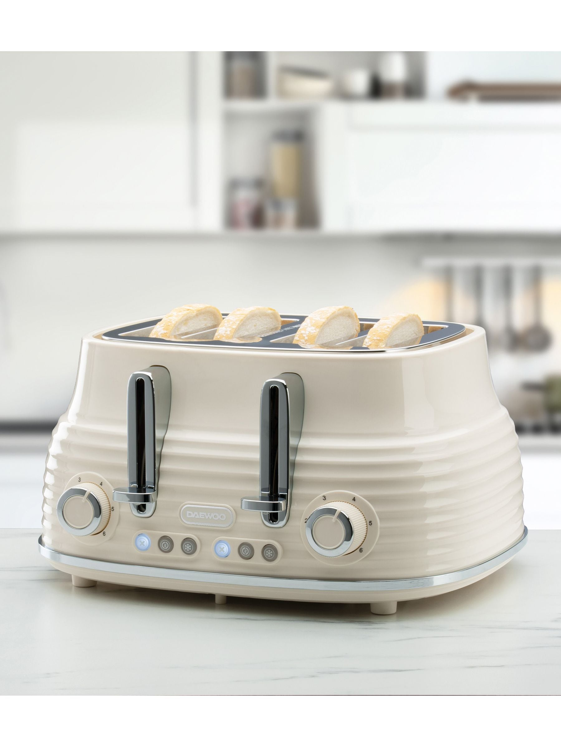 Daewoo Cream Sienna 4-slice toaster - British product