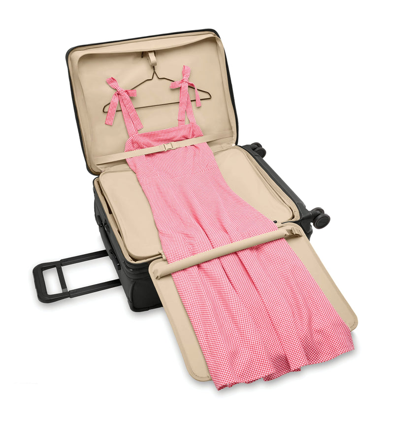 Briggs & Riley Medium Baseline Expandable Spinner Suitcase 66cm - British product