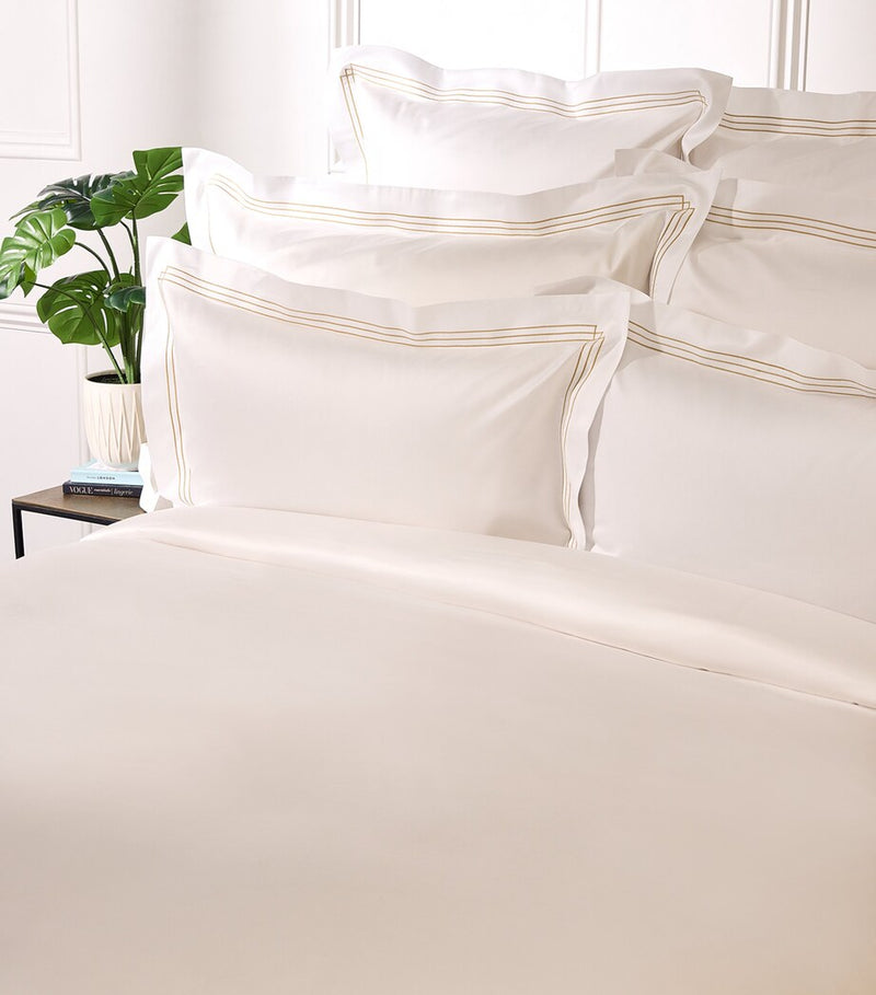 Celso De Lemos king duvet cover with embroidered borders, 220x230cm - British product
