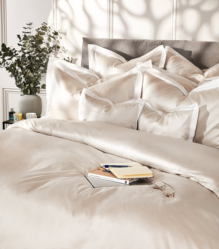 Celso de Lemos square Oxford pillowcase satin 65cm x 65cm - British product