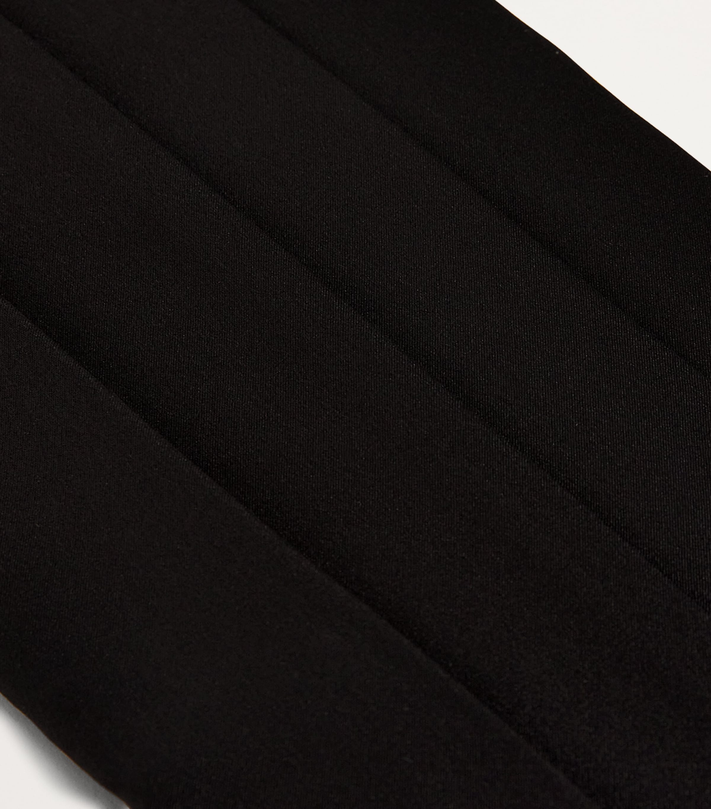 Brioni silk cummerbund - British product