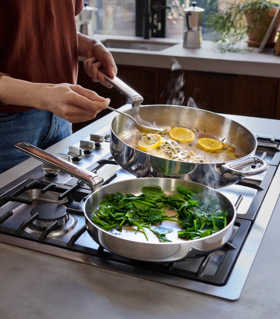 Joseph Joseph space-saving non-stick frying pan with folding handle and lid, 28cm, UK version