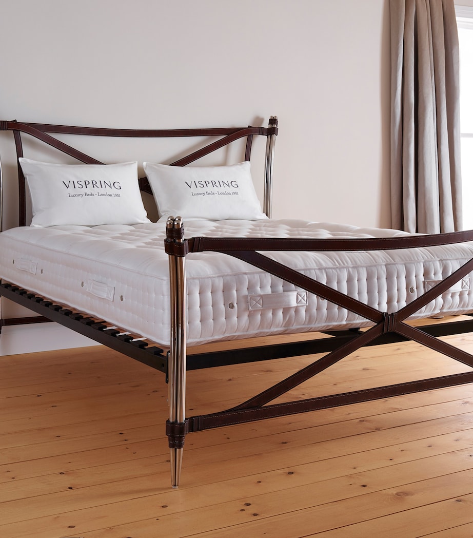 Vispring medium bedstead superb mattress 150cm x 200cm (British brand)