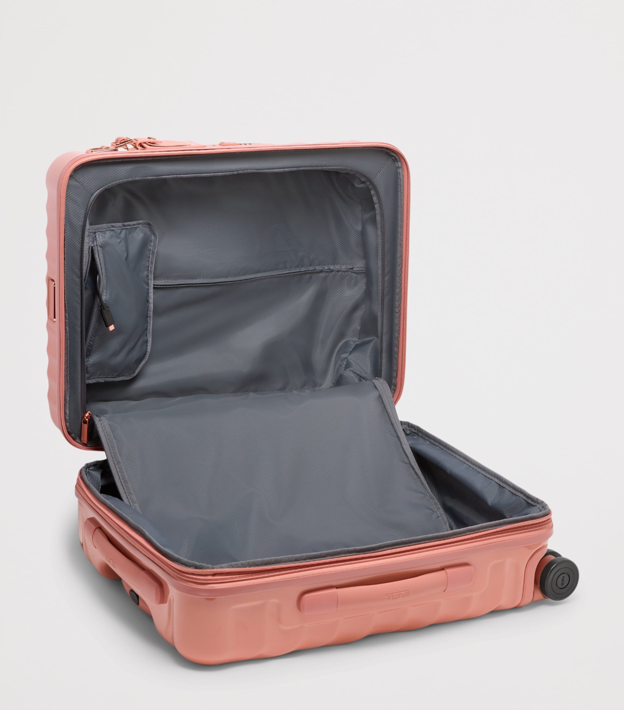 Tumi 19 Degree Continental Expandable Cabin Suitcase 55cm (British brand)