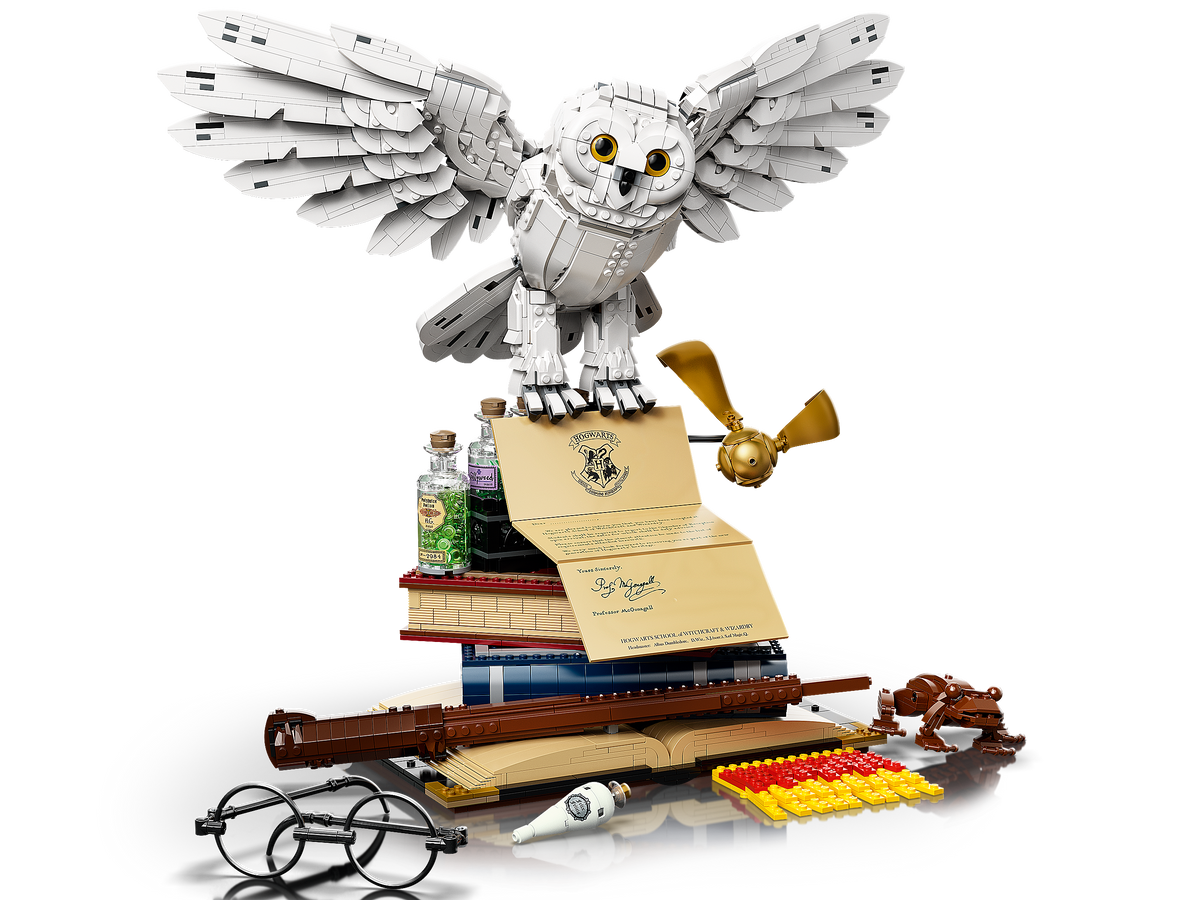 LEGO Hogwarts Icons Collectors Edition building set, UK version