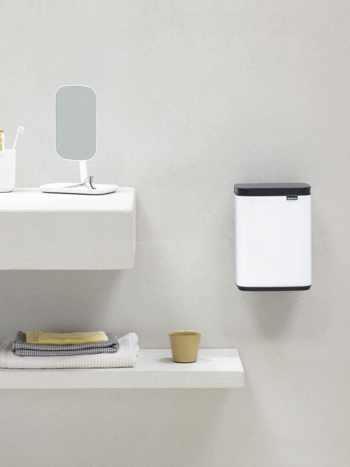 Brabantia white Bo waste bin 4L - British product