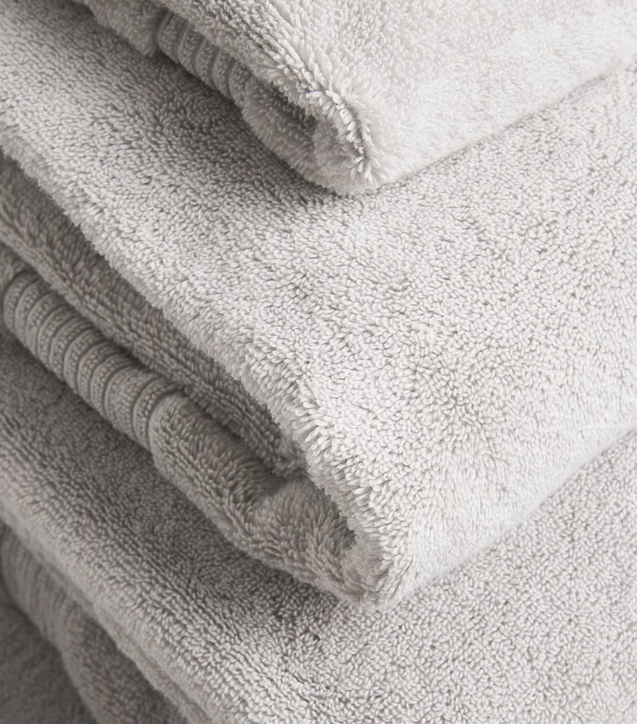 Harrods of London organic cotton bath towel 70cm x 140cm, UK version