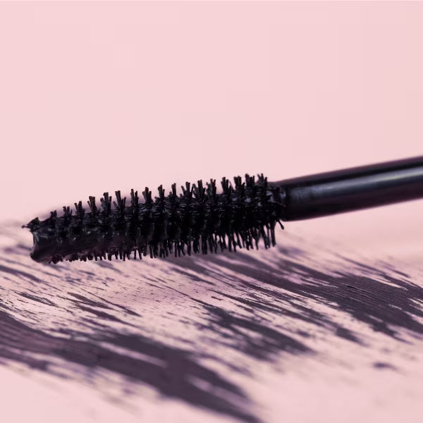 Collection mascara Ultra Black, imported from the UK