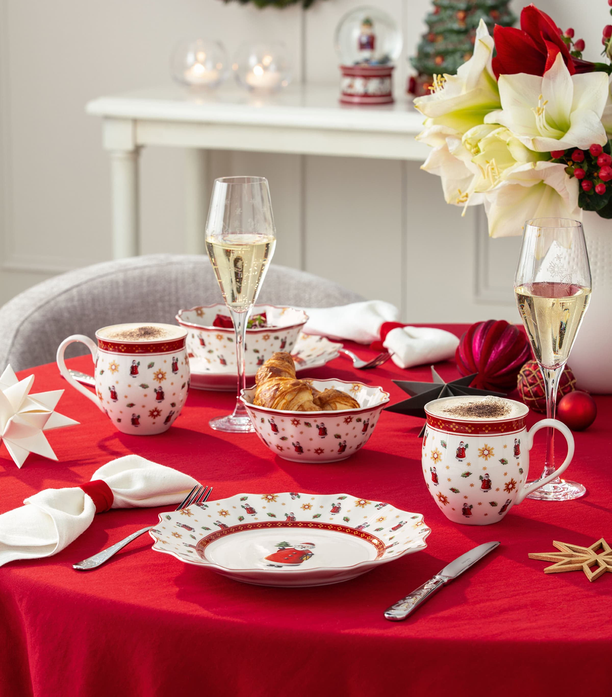 Villeroy & Boch Toy's Delight Anniversary porcelain mugs set of 4 (British brand)