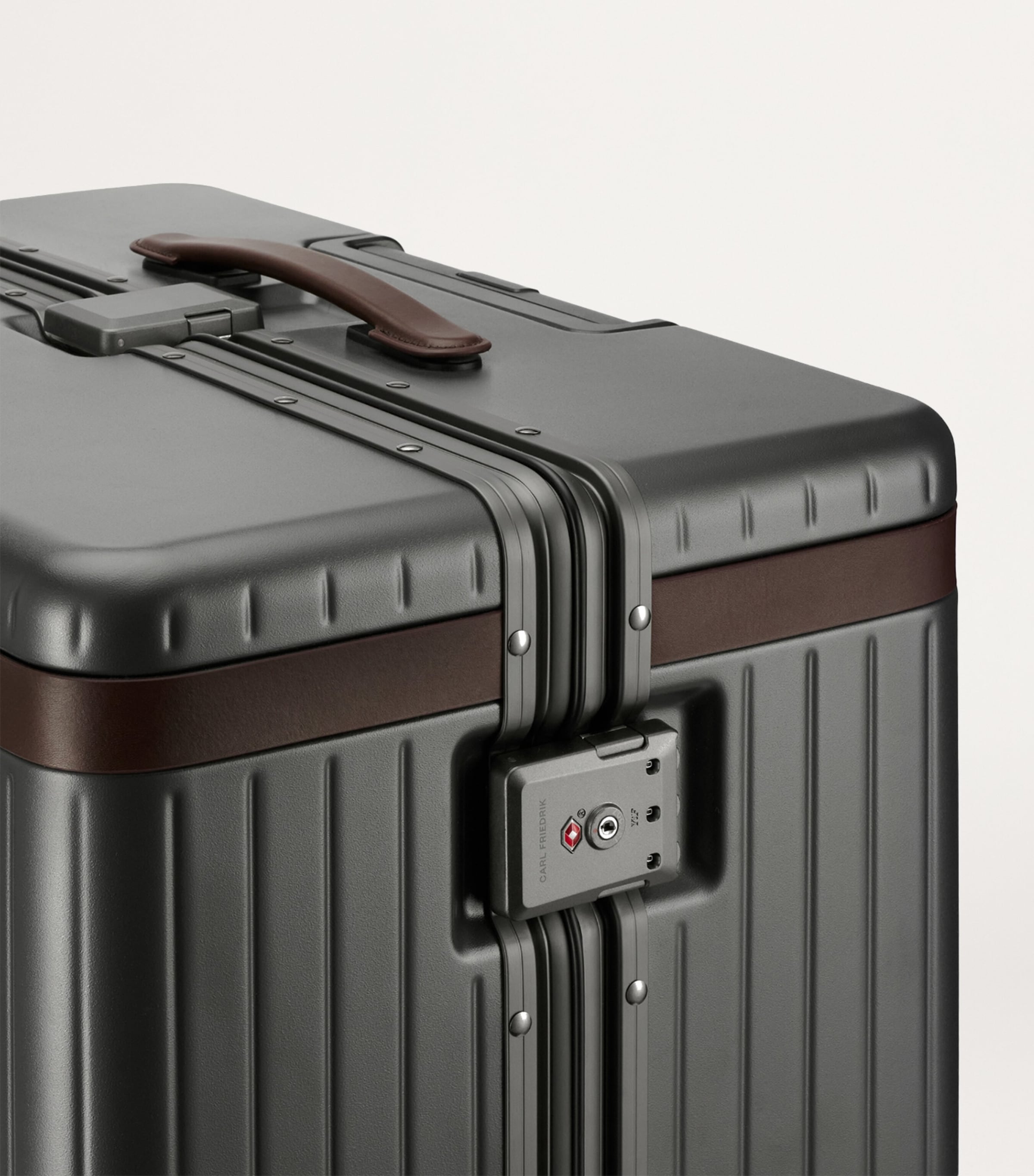 Carl Friedrik large check-in suitcase 78.5cm - British product