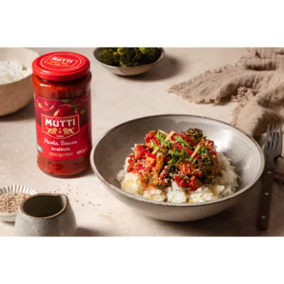 Mutti tomato pasta sauce with chilli 400g, imported from the UK