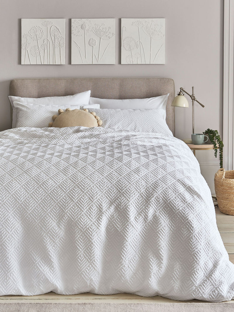 White Embossed Geometric Duvet Cover And Pillowcase Set