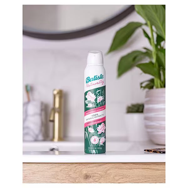 Batiste Naturally Bamboo Fibre Gardenia Dry Shampoo 200ml - British product