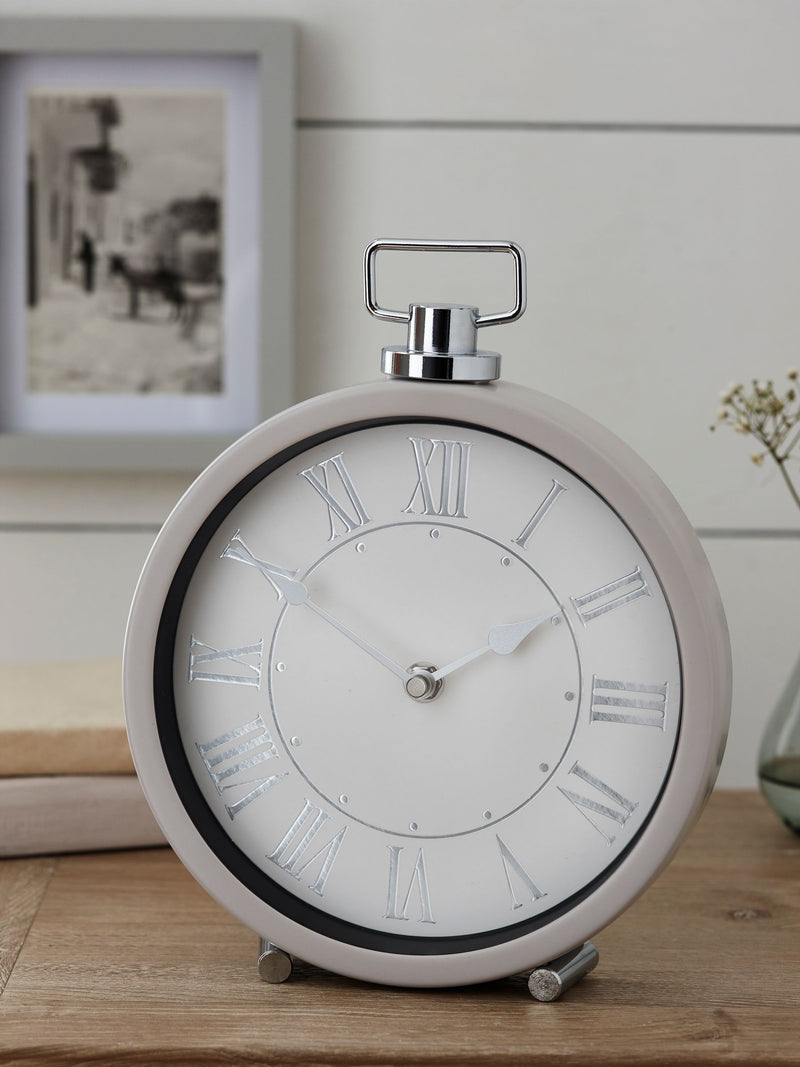 Stone Pretty vintage mantel clock measuring 25cm by 25cm by 4cm (British brand)