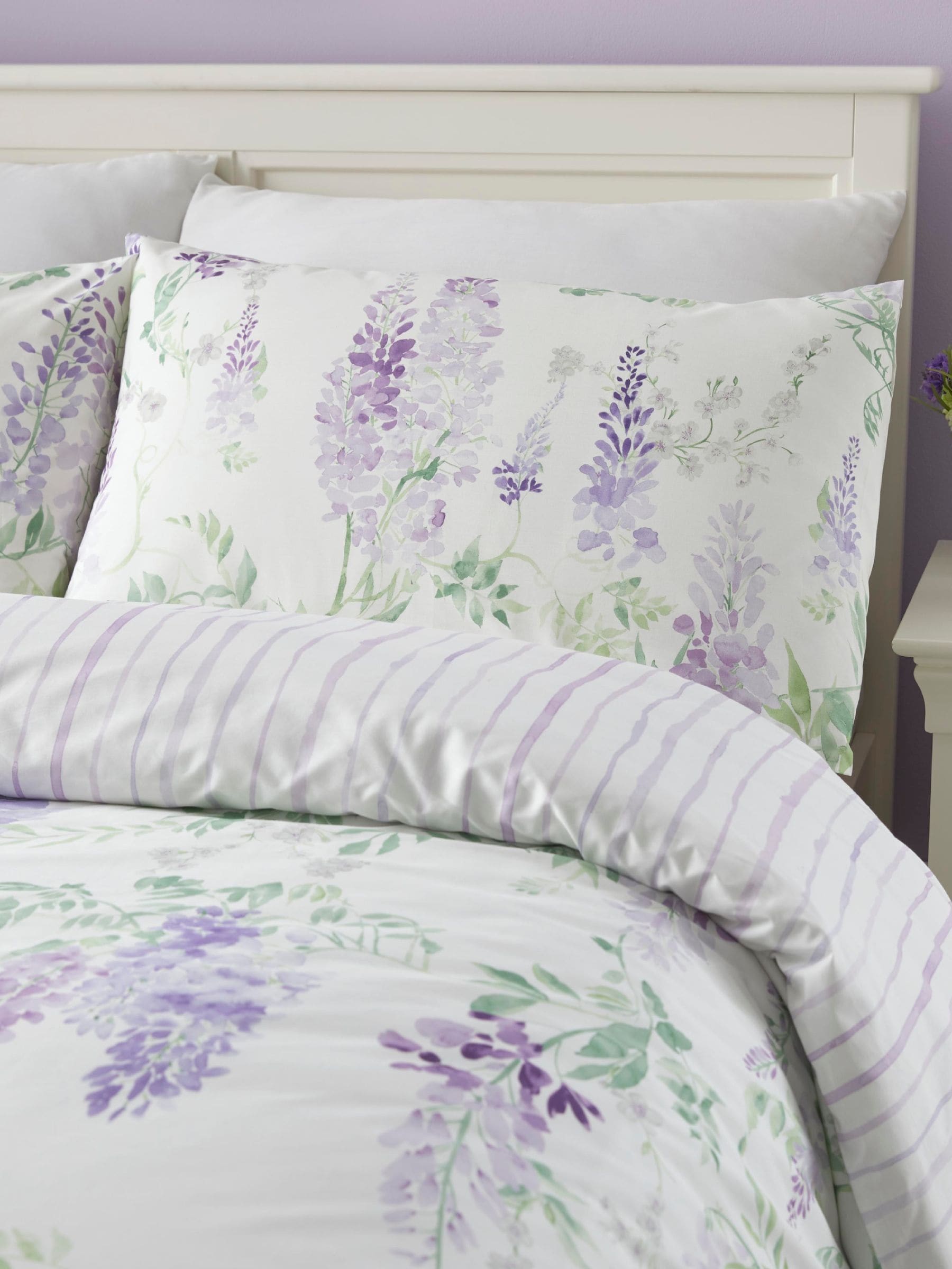 Dreams & Drapes Purple Wisteria duvet cover set - British product