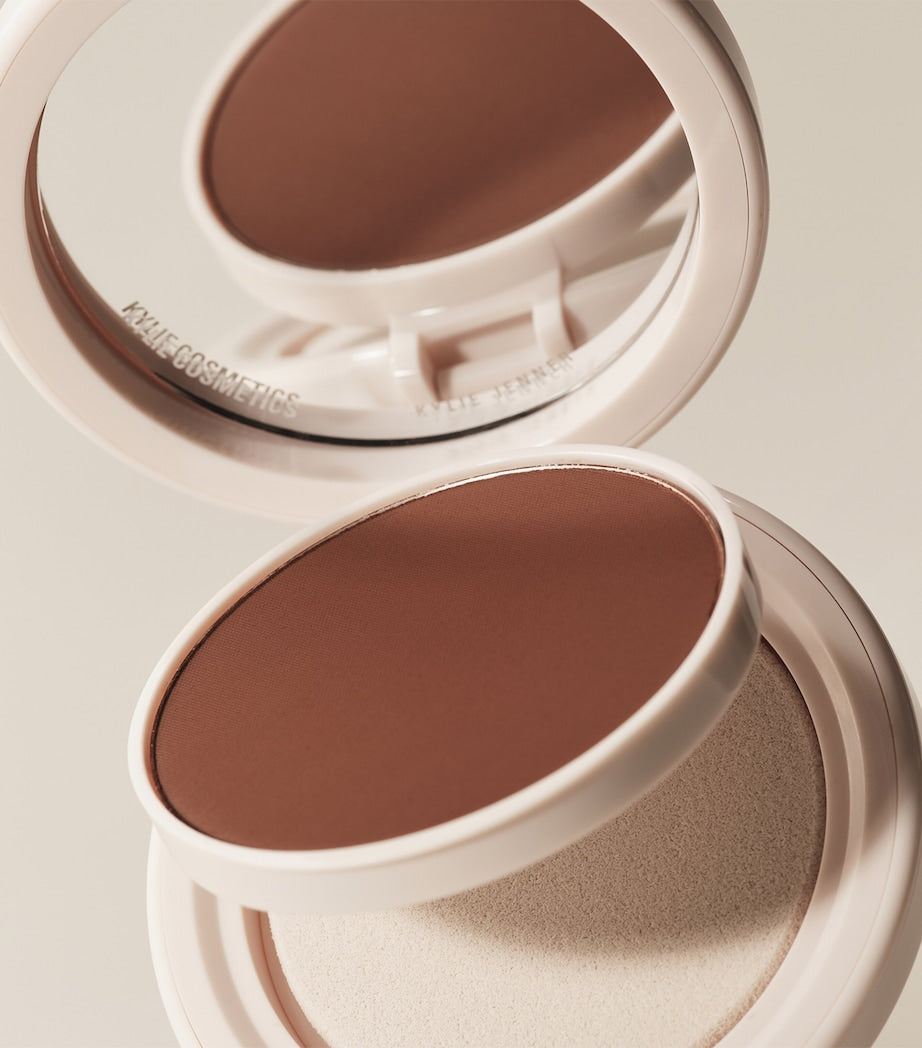 Kylie Cosmetics Natural Blur Powder Foundation