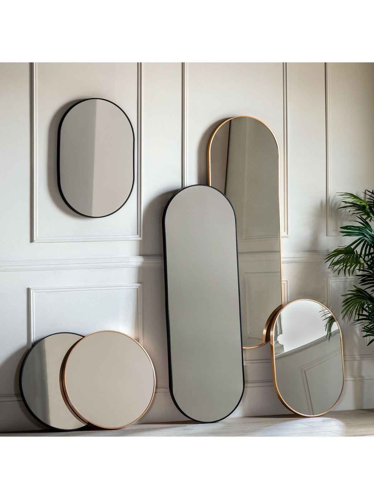 Yardley Gallery Black Small Mirror, UK version