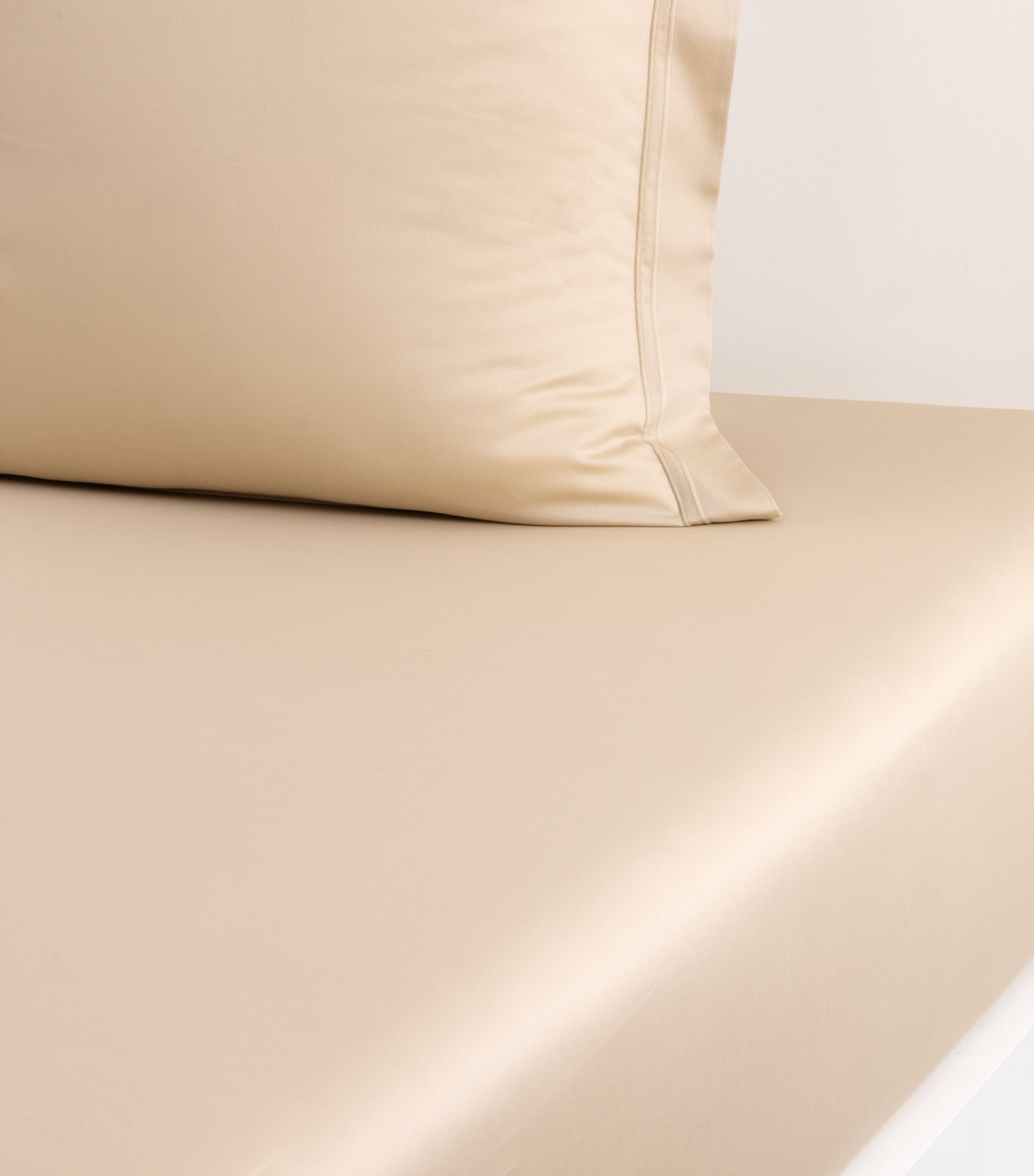 Yves Delorme Triomphe double duvet cover 200cm x 200cm (British brand)