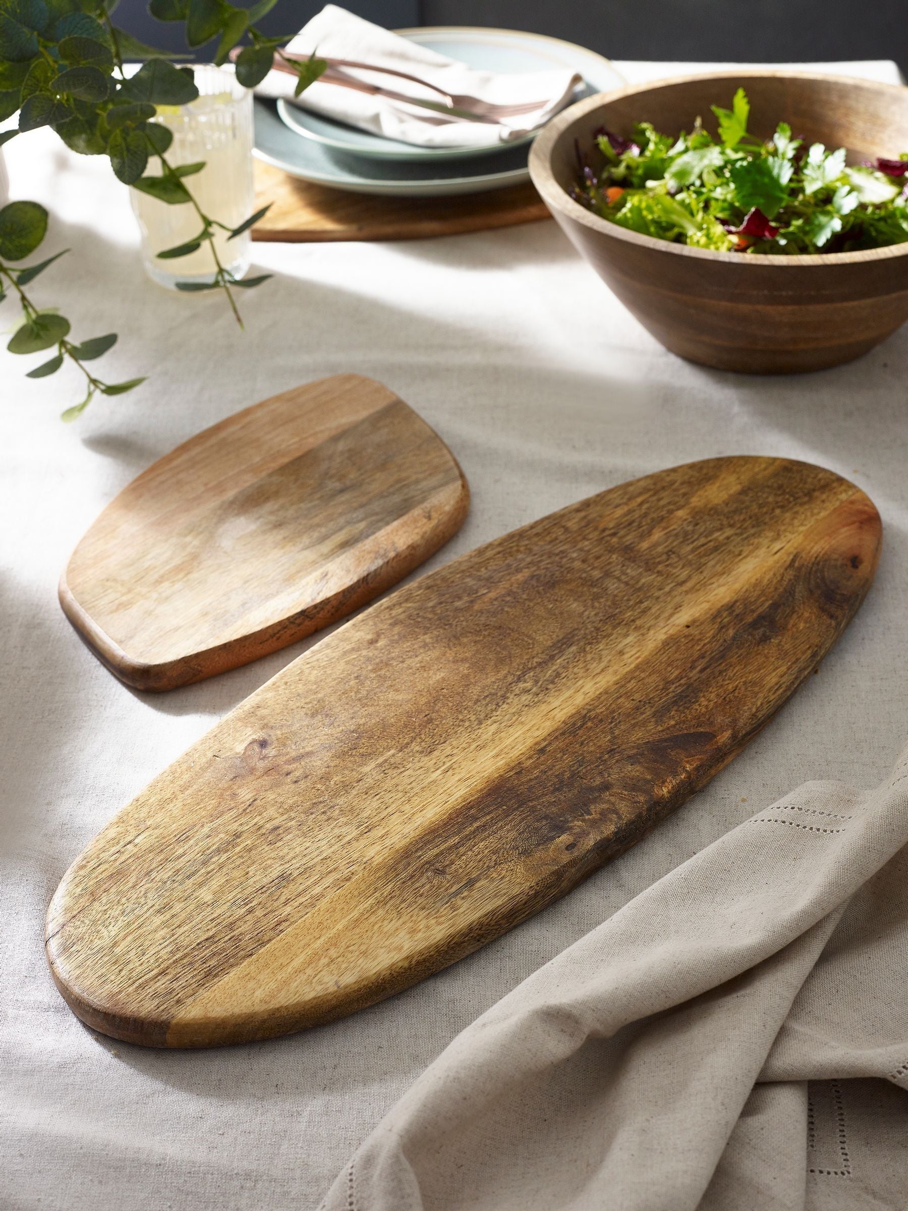 Zaya Mango Wood Medium Serving Board (British brand)